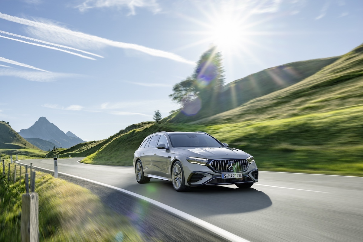 Mercedes-AMG E 53 HYBRID: rivoluzione ibrida Mercedes-AMG E 53 HYBRID: rivoluzione ibrida