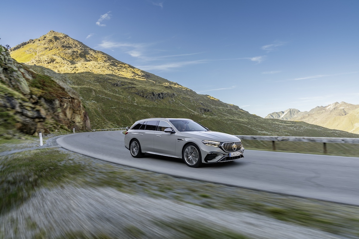 Mercedes-AMG E 53 HYBRID: rivoluzione ibrida Mercedes-AMG E 53 HYBRID: rivoluzione ibrida