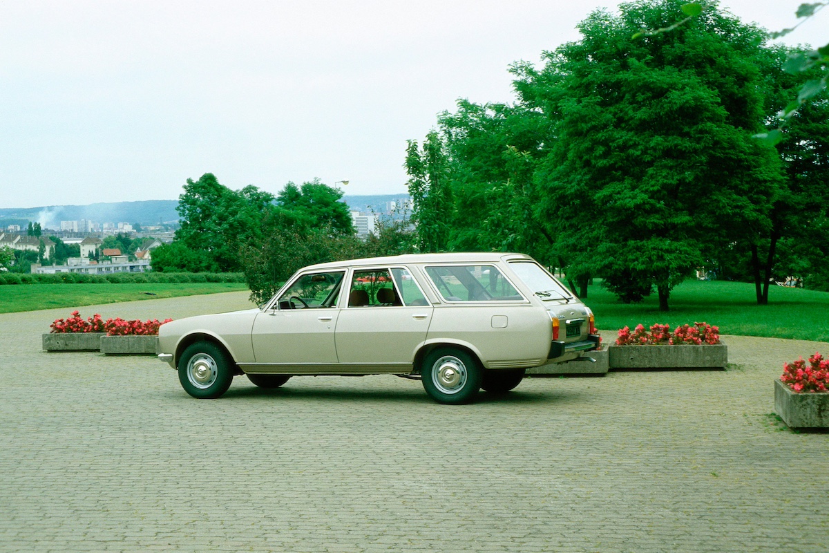 Dalla PEUGEOT 203 alla E-5008: l’evoluzione delle station wagon Dalla PEUGEOT 203 alla E-5008: l’evoluzione delle station wagon