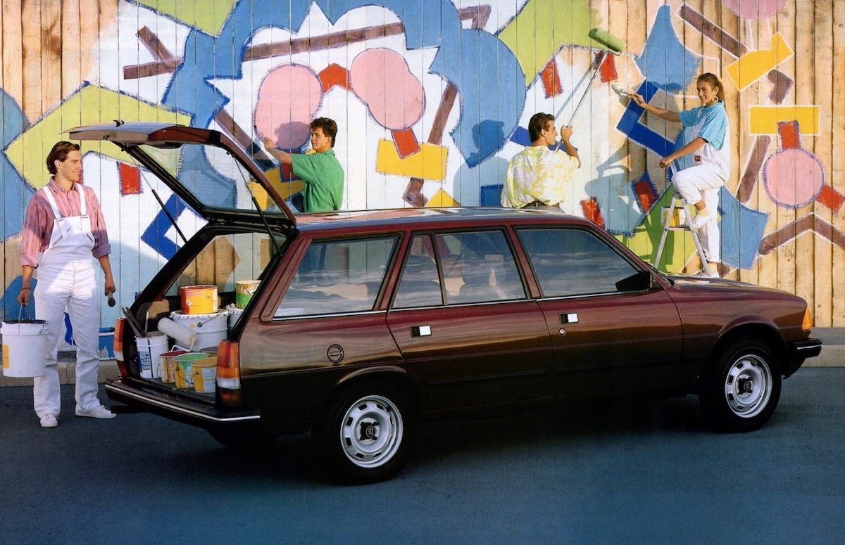 Dalla PEUGEOT 203 alla E-5008: l’evoluzione delle station wagon Dalla PEUGEOT 203 alla E-5008: l’evoluzione delle station wagon