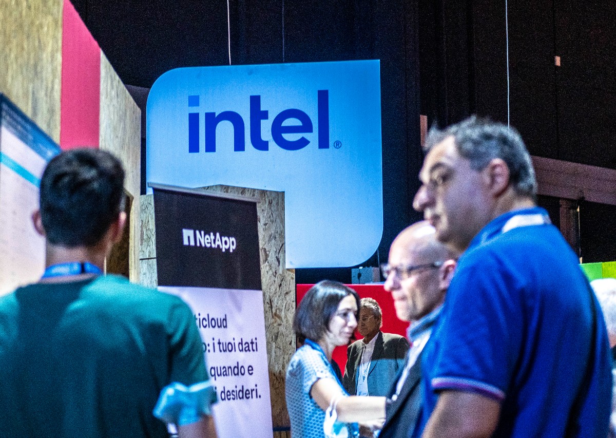 Intel, salta il progetto italiano dei chip. Il Governo: “Fatto il possibile” Intel, salta il progetto italiano dei chip. Il Governo: “Fatto il possibile”