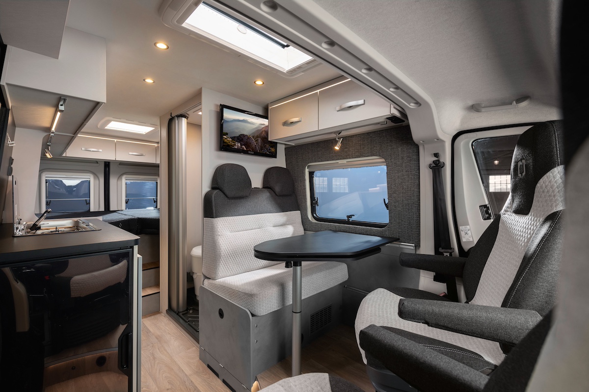 Opel Movano Crosscamp: Il camper per ogni avventura Opel Movano Crosscamp: Il camper per ogni avventura