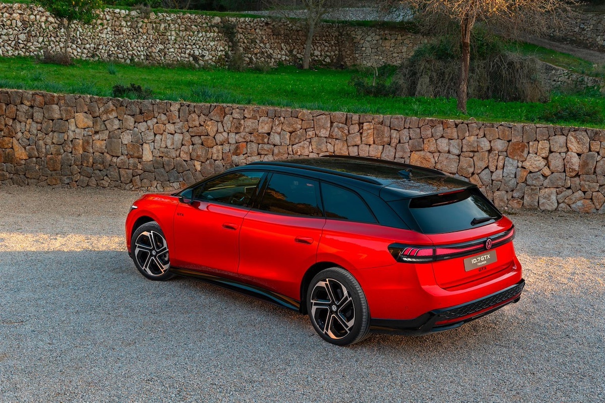 Volkswagen ID.7 GTX Tourer 2024: un nuovo orizzonte nella mobilità elettrica Volkswagen ID.7 GTX Tourer 2024: un nuovo orizzonte nella mobilità elettrica