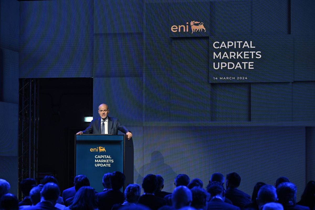 Eni, presentato il Capital Market Update 2024-2027: focus sulla sostenibilità Eni, presentato il Capital Market Update 2024-2027: focus sulla sostenibilità