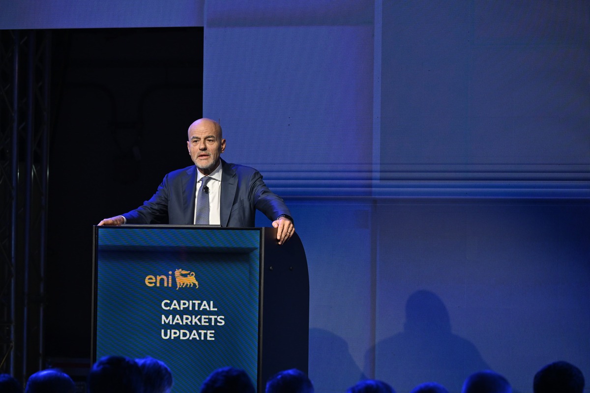 Eni, presentato il Capital Market Update 2024-2027: focus sulla sostenibilità Eni, presentato il Capital Market Update 2024-2027: focus sulla sostenibilità