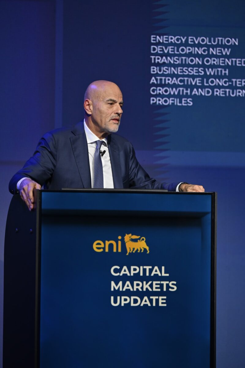 Eni, presentato il Capital Market Update 2024-2027: focus sulla sostenibilità Eni, presentato il Capital Market Update 2024-2027: focus sulla sostenibilità