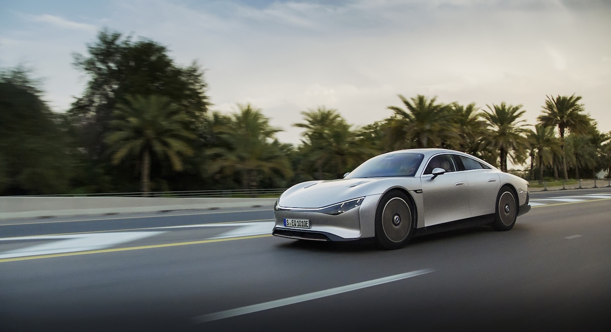Mercedes Vision EQXX: un viaggio record nel deserto Mercedes Vision EQXX: un viaggio record nel deserto