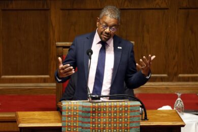 Galles, Vaughan Gething nuovo premier. E’ il primo leader nero in tutta Europa