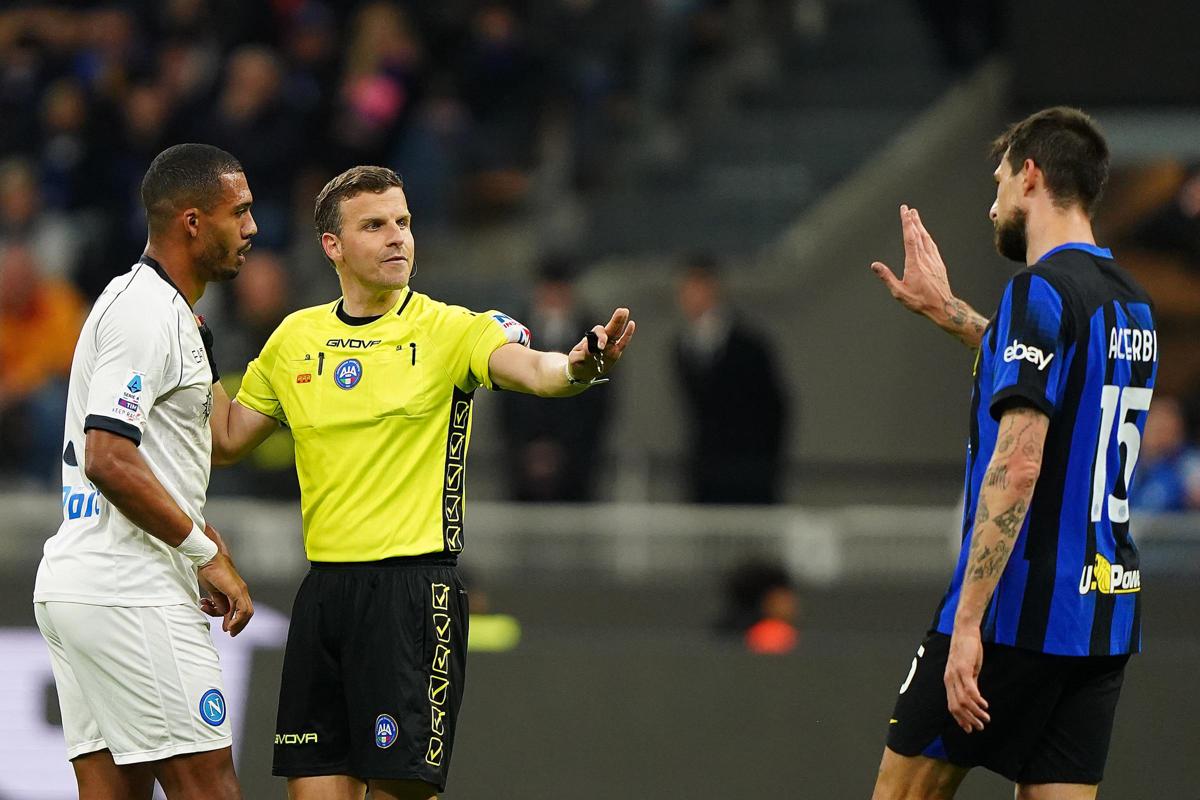 Acerbi, Figc: “Nessun intento razzista”. Spalletti chiama Mancini al suo posto Acerbi, Figc: “Nessun intento razzista”. Spalletti chiama Mancini al suo posto