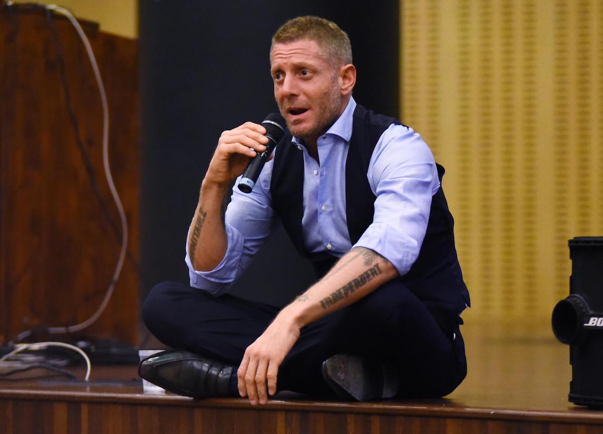 Lapo Elkann interpreta il nonno Gianni. Race for Glory, Scamarcio svela tutto Lapo Elkann interpreta il nonno Gianni. Race for Glory, Scamarcio svela tutto