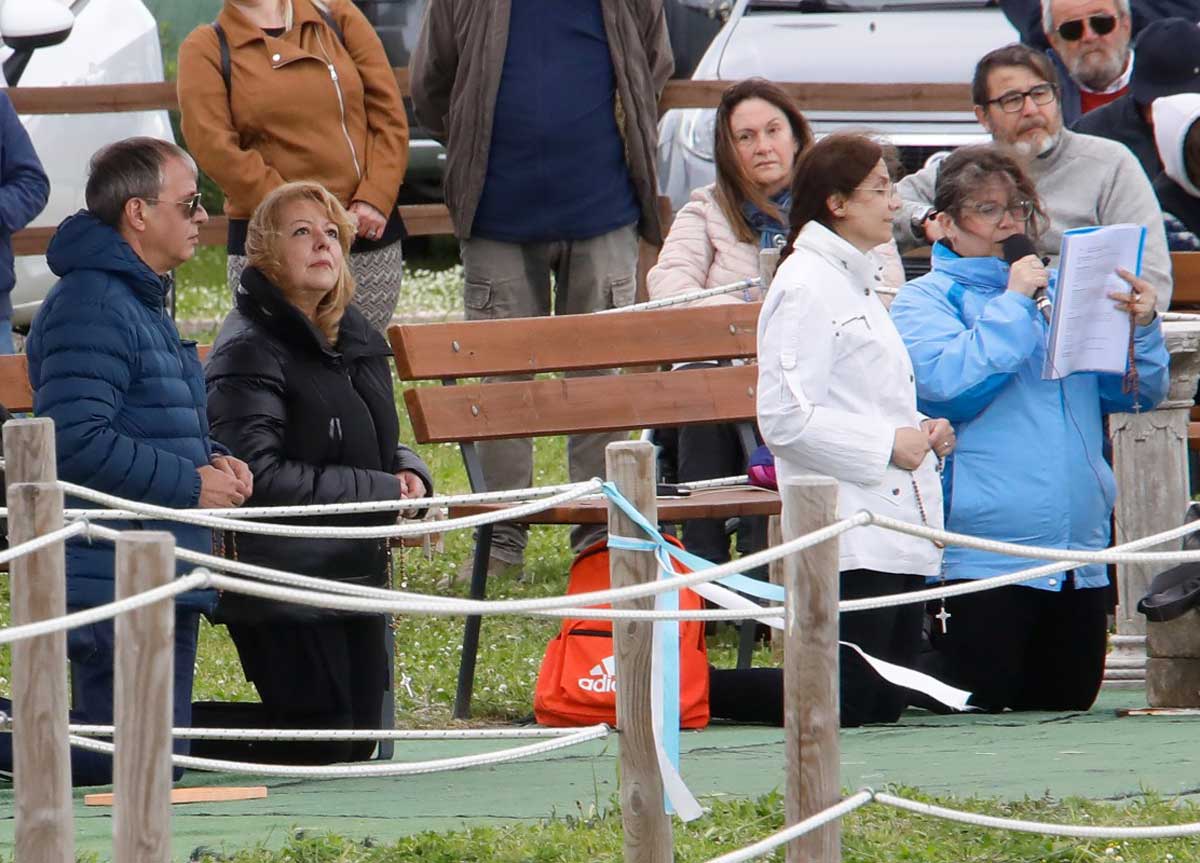 Madonna di Trevignano: raduni stop ma c’è il giallo delle stimmate quaresimali Madonna di Trevignano: raduni stop ma c’è il giallo delle stimmate quaresimali