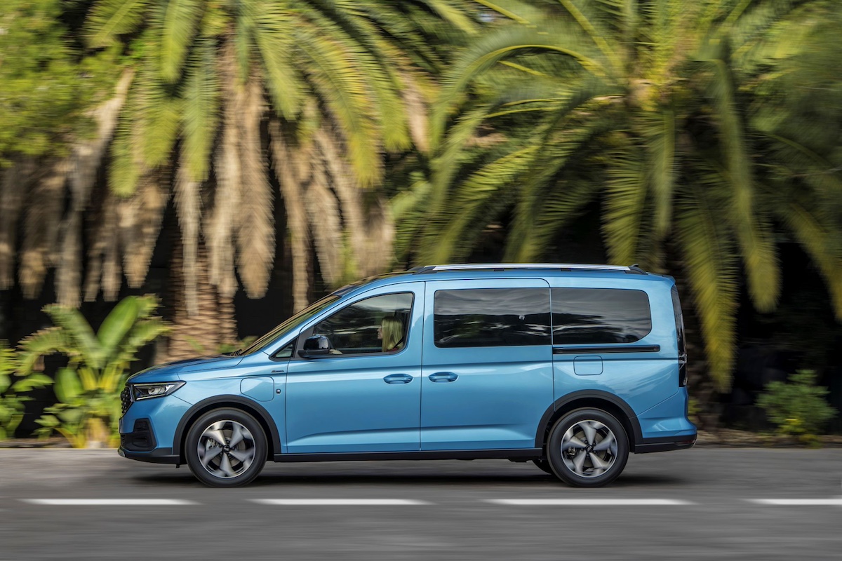 Ford Tourneo Connect PHEV: novità ecologica Ford Tourneo Connect PHEV: novità ecologica
