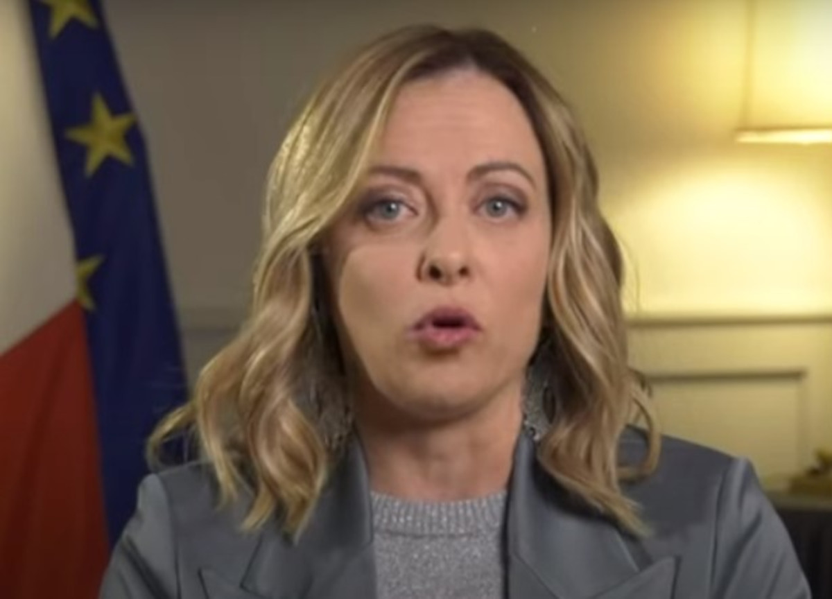 Meloni e il falso video per adulti col suo volto. Padre e figlio a processo Meloni e il falso video per adulti col suo volto. Padre e figlio a processo