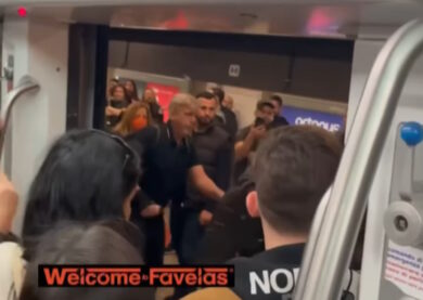 Roma, borseggiatrice sorpresa a rubare in metro rischia il linciaggio