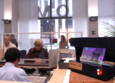 Aumenta il costo dei conti correnti (+30%), mazzata per gli italiani under 35