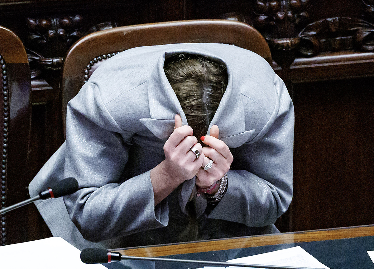 Bonelli bullizza Meloni, ma le femministe tacciono Bonelli bullizza Meloni, ma le femministe tacciono