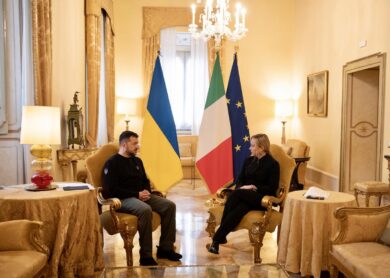 Europa in “guerra” contro Putin. Meloni pro-Kiev, ira Lega. Governo in crisi?