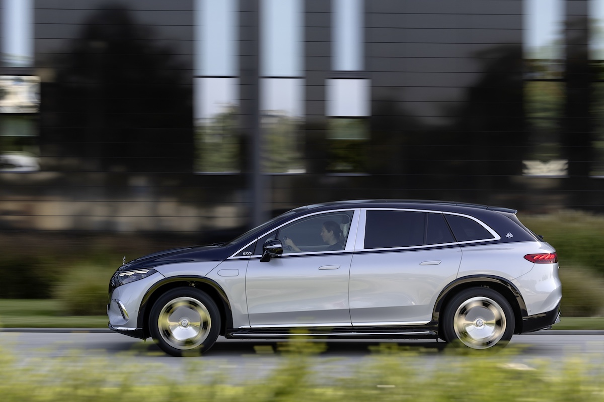 Mercedes-Maybach EQS 680: lusso elettrico, prezzi da 217.000 euro Mercedes-Maybach EQS 680: lusso elettrico, prezzi da 217.000 euro