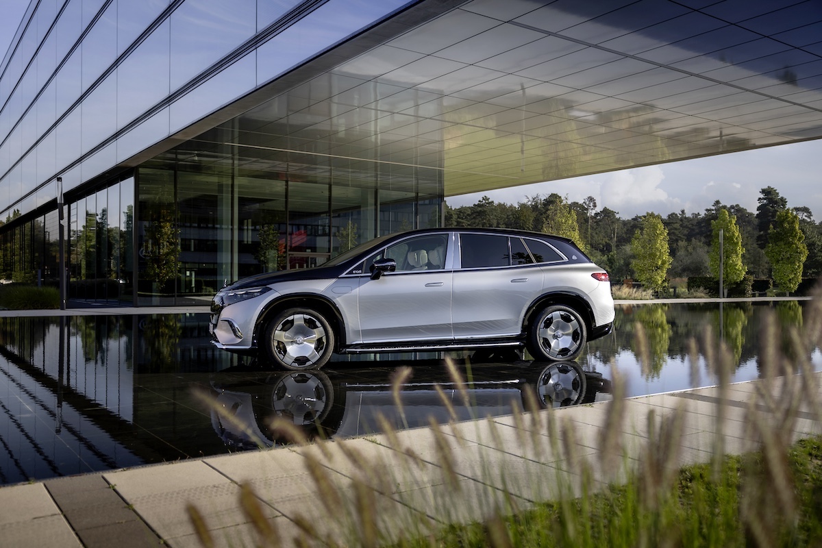 Mercedes-Maybach EQS 680: lusso elettrico, prezzi da 217.000 euro Mercedes-Maybach EQS 680: lusso elettrico, prezzi da 217.000 euro