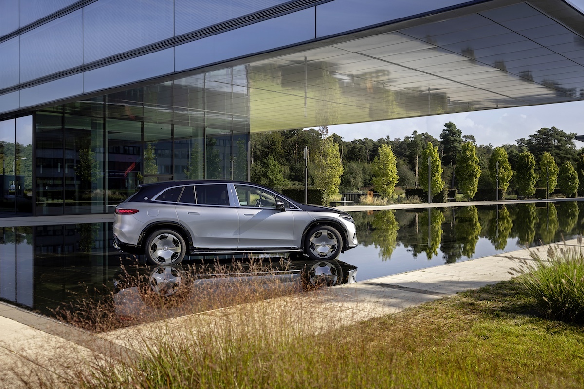 Mercedes-Maybach EQS 680: lusso elettrico, prezzi da 217.000 euro Mercedes-Maybach EQS 680: lusso elettrico, prezzi da 217.000 euro