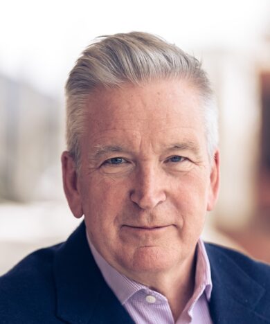 Adrian Hallmark nuovo CEO di Aston Martin