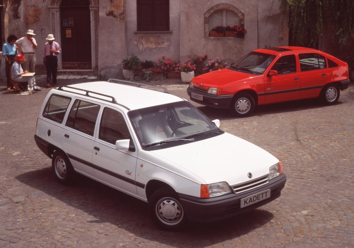 Opel Kadett-E: 40 anni di innovazioni e successi