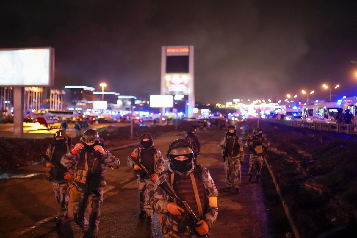 Strage Mosca, il 15enne eroe: “Così ho salvato cento persone dai terroristi” Strage Mosca, il 15enne eroe: “Così ho salvato cento persone dai terroristi”