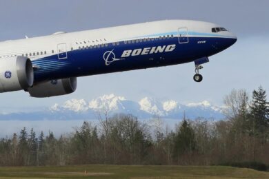 Boeing, il Ceo Calhoun lascia dopo le polemiche sugli incidenti agli aerei