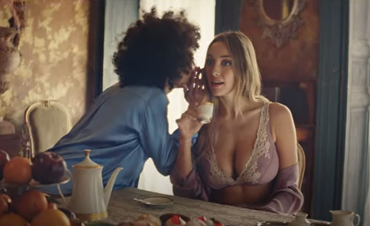 Intimissimi, spot spettacolare, tra lingerie e panorami siciliani. Foto-Video Intimissimi, spot spettacolare, tra lingerie e panorami siciliani. Foto-Video