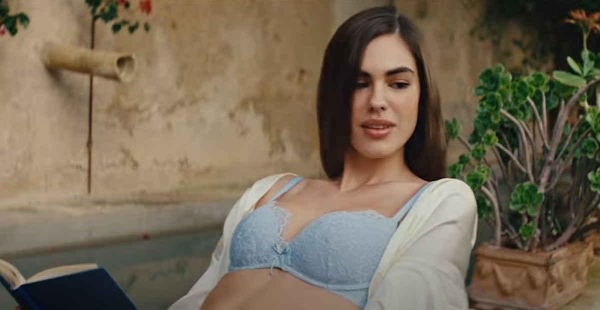 Intimissimi, spot spettacolare, tra lingerie e panorami siciliani. Foto-Video Intimissimi, spot spettacolare, tra lingerie e panorami siciliani. Foto-Video