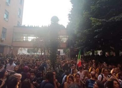 Università, gli studenti di sinistra occupano La Sapienza contro Israele