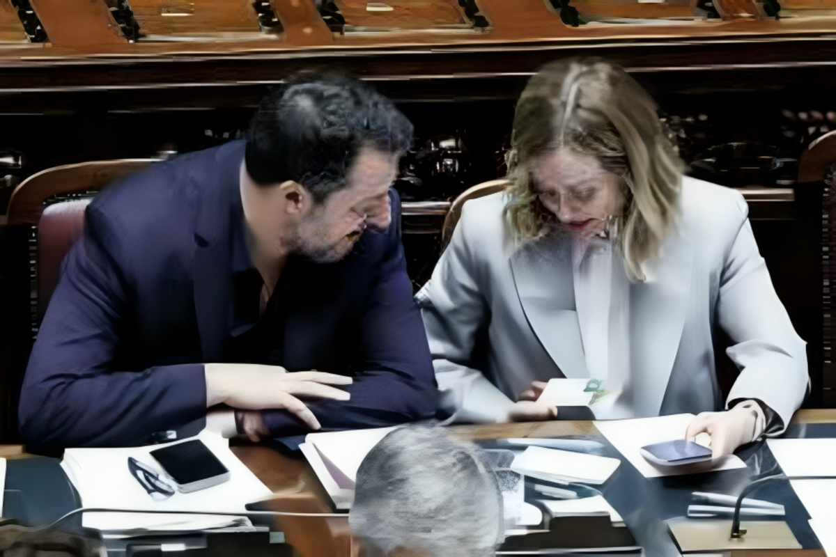 Meloni contro Salvini: “C’è chi punta a dividerci”. Ira per il video di Le Pen Meloni contro Salvini: “C’è chi punta a dividerci”. Ira per il video di Le Pen