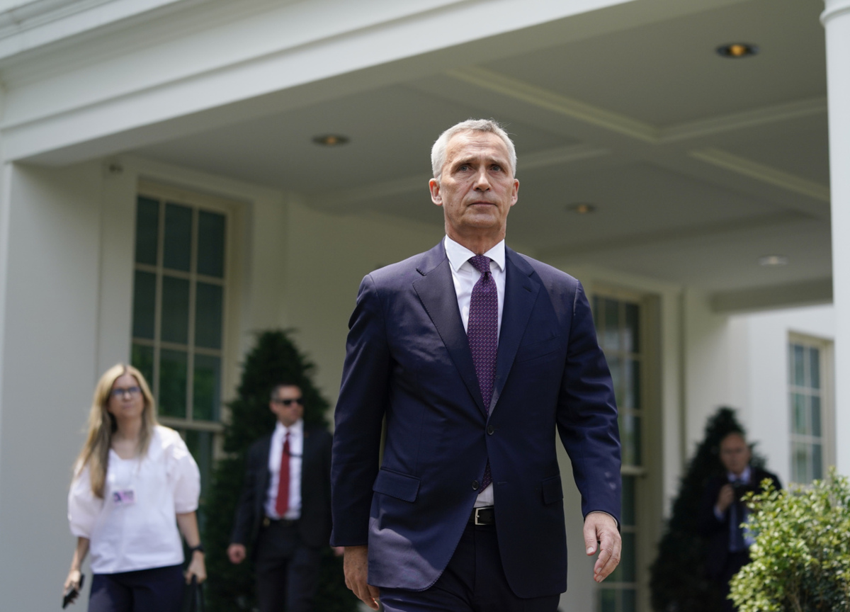 Guerra, la Nato porta ai confini russi 100mila soldati. Massima tensione