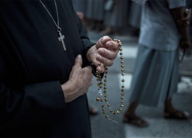 Pregare fa bene. La scienza conferma