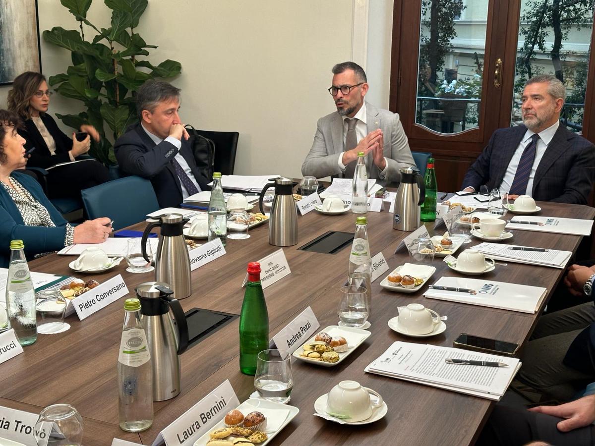 Sanità integrativa, Zaffini: “Promuovere entro l’estate iniziativa legislativa di riordino normativo del settore” Sanità integrativa, Zaffini: “Promuovere entro l’estate iniziativa legislativa di riordino normativo del settore”