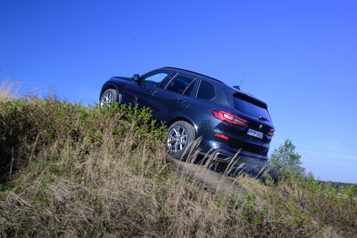 BMW lancia i corsi di guida avanzata per conducenti di veicoli blindati BMW lancia i corsi di guida avanzata per conducenti di veicoli blindati
