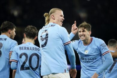Il Manchester City scende in campo con il formalwear di Cp Company