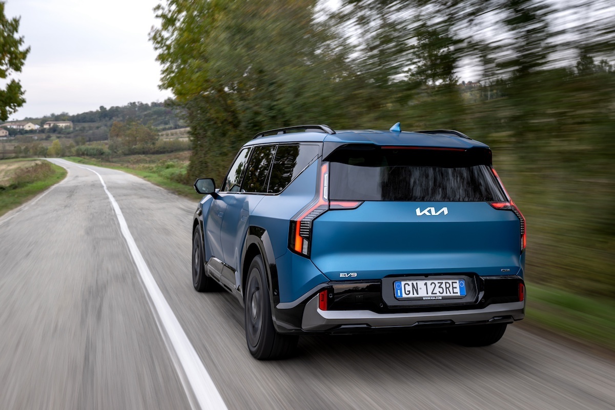 Doppia vittoria per Kia EV9 ai World Car Awards 2024 Doppia vittoria per Kia EV9 ai World Car Awards 2024