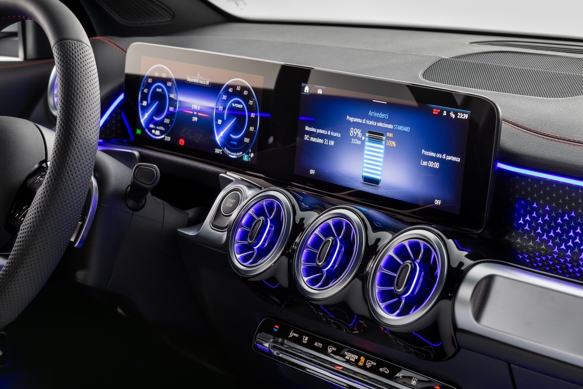 Mercedes aggiorna la gamma EQB e GLB, versatilità al top nei SUV Mercedes aggiorna la gamma EQB e GLB, versatilità al top nei SUV