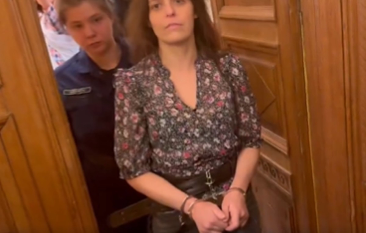 Ilaria Salis, negati i domiciliari: deve restare in cella Ilaria Salis, negati i domiciliari: deve restare in cella