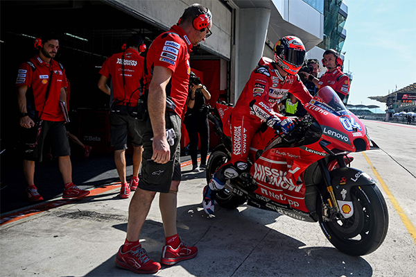 MotoGP, doppietta Trackhouse nella Sprint: vince Fernandez, Ogura e Di Giannantonio sul podio