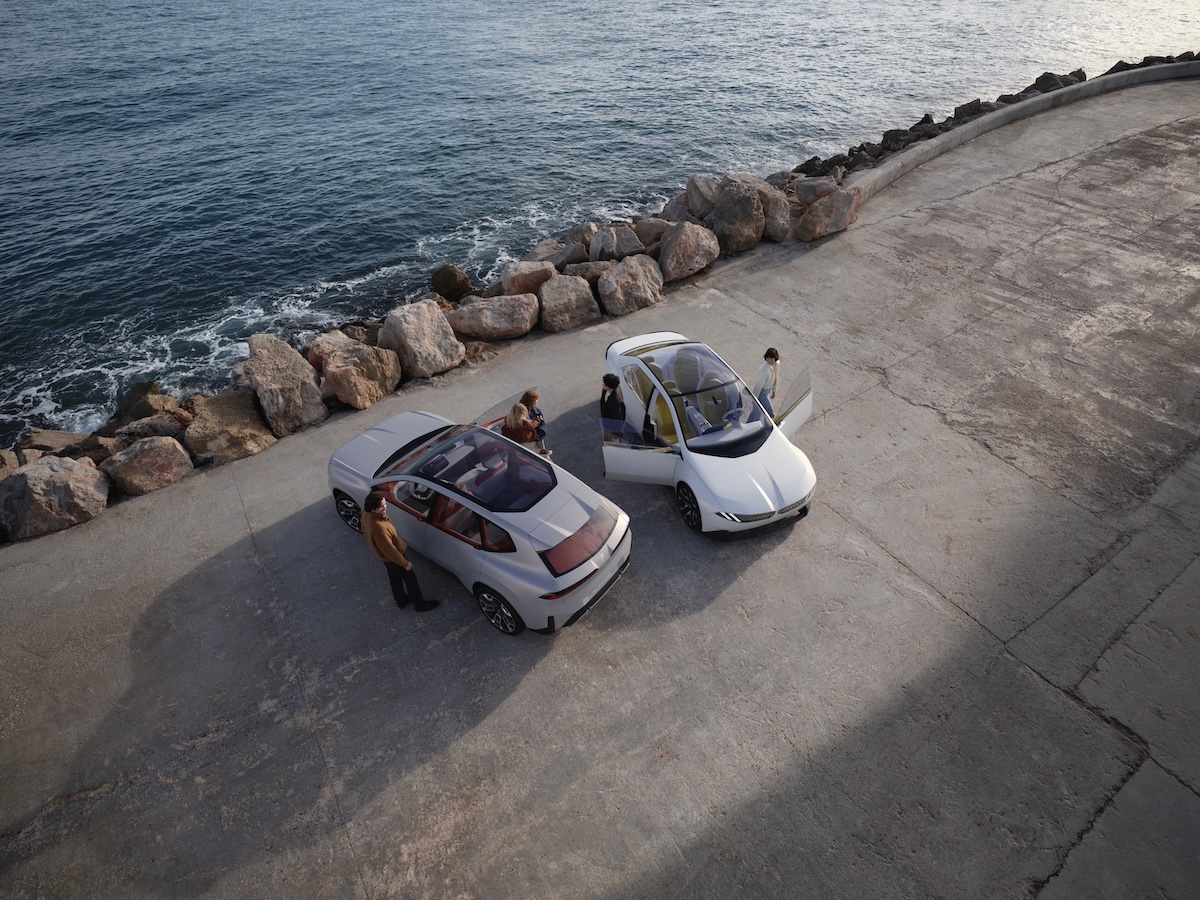 BMW lancia la ricarica bidirezionale per la Neue Klasse 2025