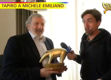 Visita alla sorella del boss, Tapiro d’oro al governatore Emiliano