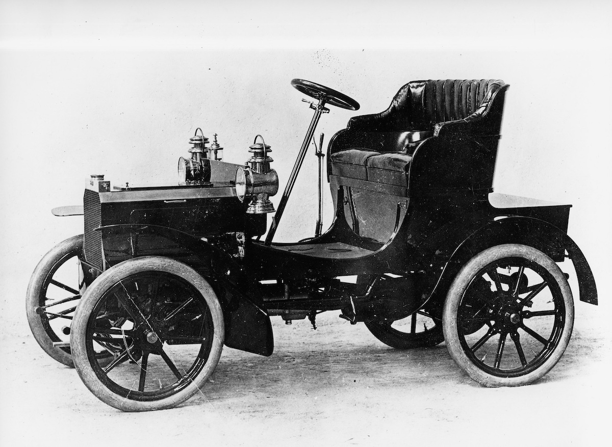 La rivoluzione Peugeot del 1904: nascita della vettura popolare La rivoluzione Peugeot del 1904: nascita della vettura popolare