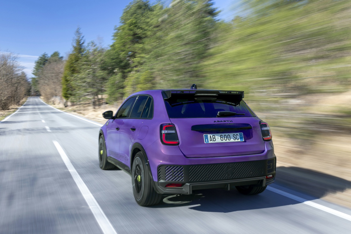 Abarth celebra 75 Anni con la Nuova 600e Scorpionissima, icona di potenza