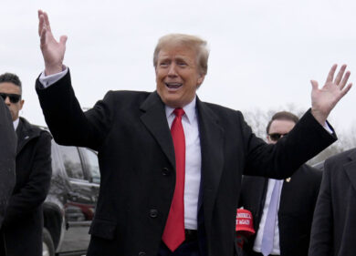 Trump paga una cauzione di 175 mln di dollari ed evita il sequestro dei beni