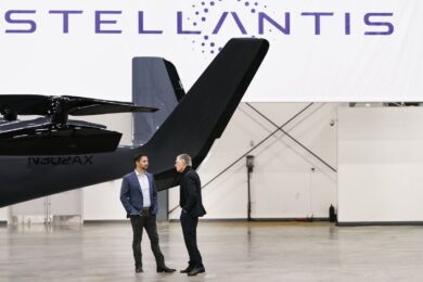 Stellantis, furia dei sindacati: “Non investono in Italia, licenziano e basta”