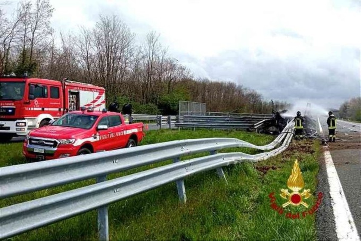 Incidente Ferrari: corpi carbonizzati, un dj svizzero il primo identificato Incidente Ferrari: corpi carbonizzati, un dj svizzero il primo identificato