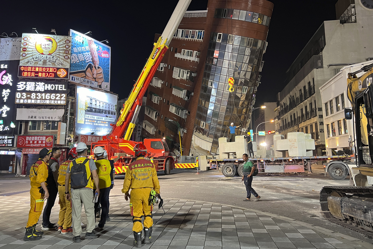 Taiwan, terremoto più forte da 25 anni: 7.2. 70 persone intrappolate in cave