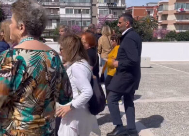 Annalisa conquista anche Decaro: il sindaco di Bari balla “Sinceramente”